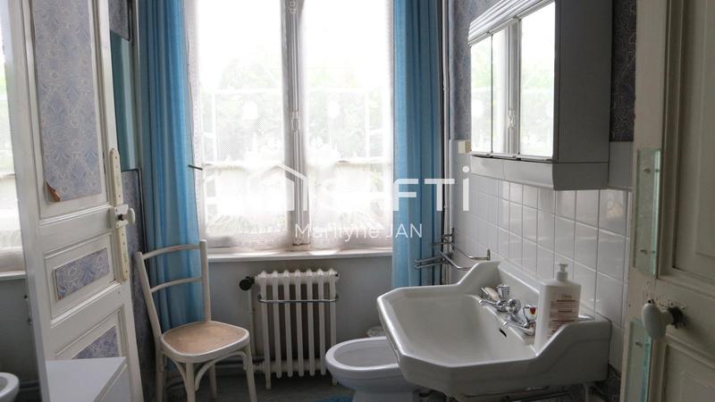 Villa - 222 m² - 12 pièces