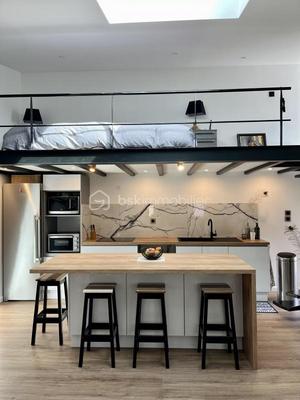 Maison - 297 m² - 9 pièces