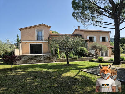 Maison traditionnelle - 186 m² - 8 pièces