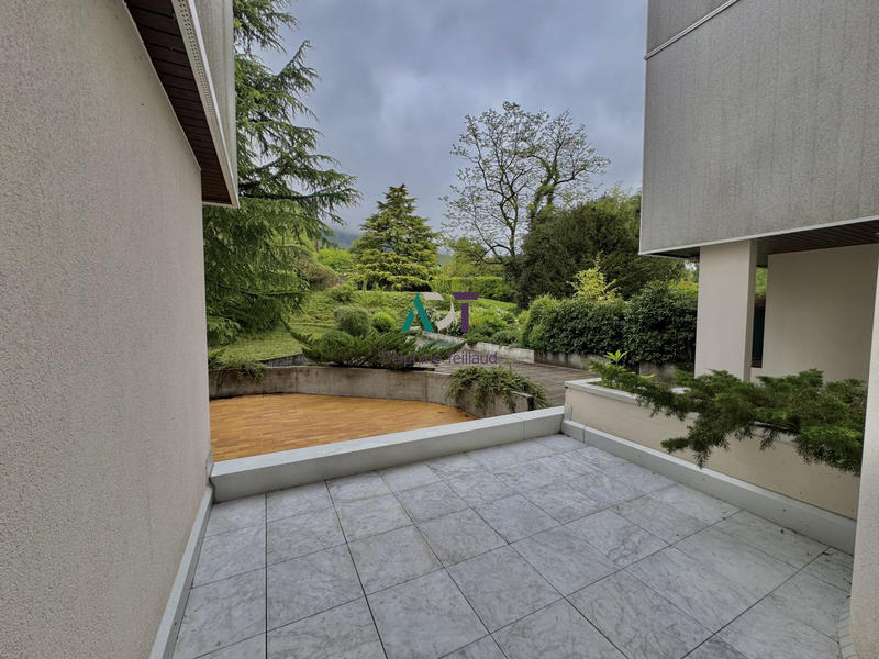 Appartement - 111 m² - 4 pièces