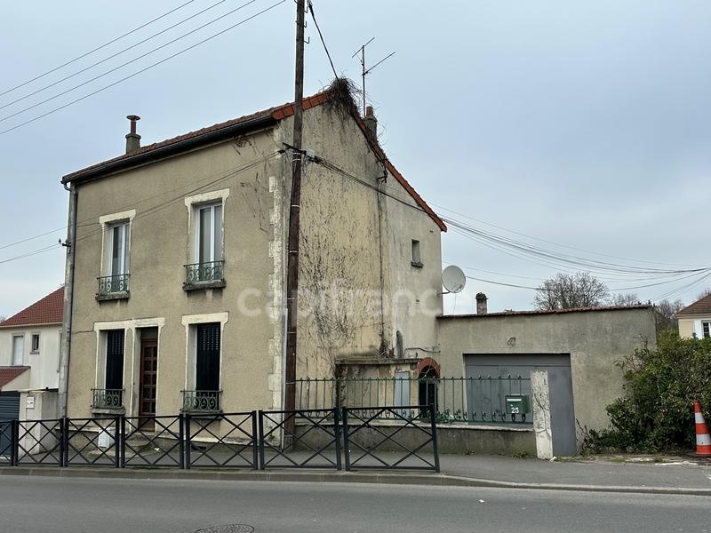 Maison - 228 m² - 10 pièces