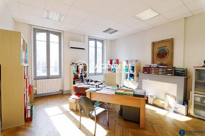 Bureau - 50 m² - 2 pièces