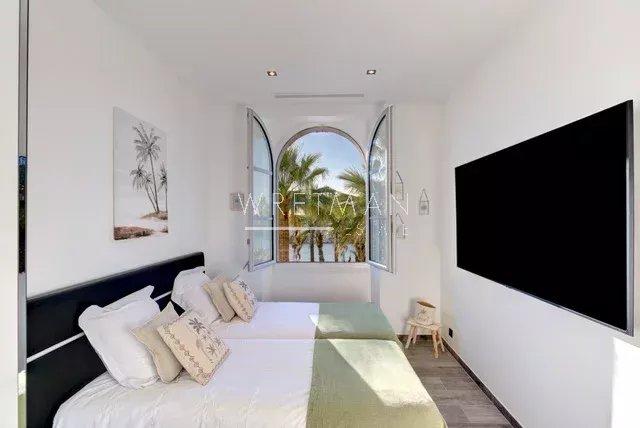 Appartement - 128 m² - 5 pièces