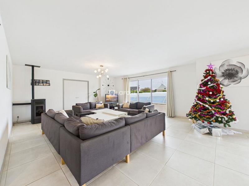 Propriété - 240 m² - 8 pièces