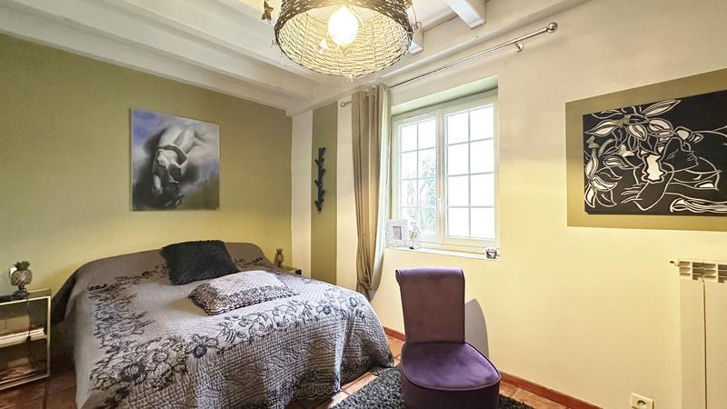 Maison - 230 m² - 7 pièces