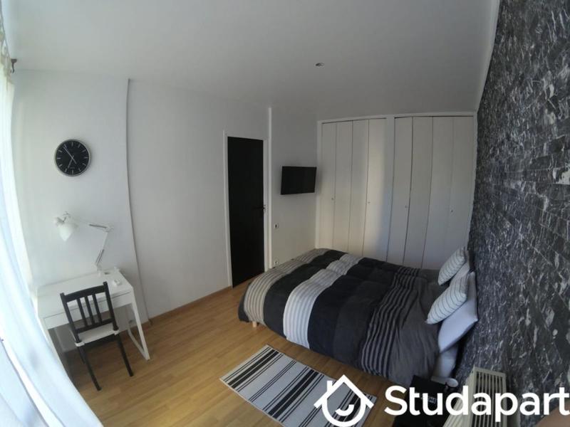 Chambre - 11 m² - 1 pièce