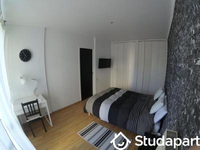 Chambre - 11 m² - 1 pièce