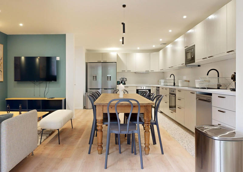 Maison - 230 m² - 7 pièces