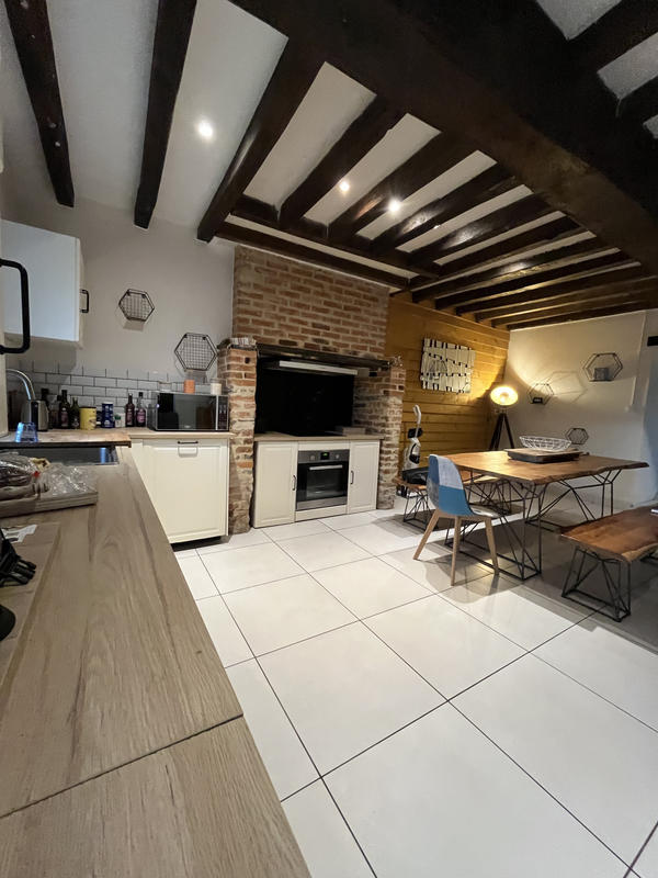 Maison - 1 158 m² - 6 pièces