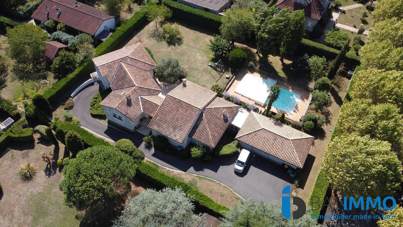 Villa - 230 m² - 7 pièces