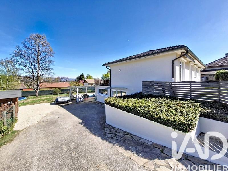 Maison - 240 m² - 7 pièces