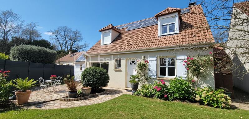 Maison - 150 m² - 8 pièces