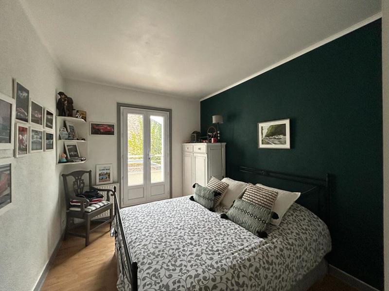 Maison - 236 m² - 10 pièces