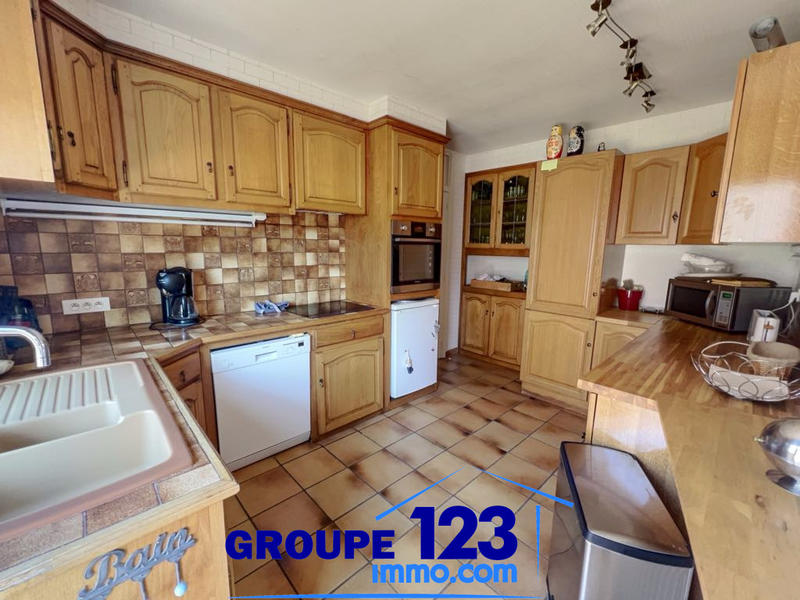 Maison - 373 m² - 8 pièces