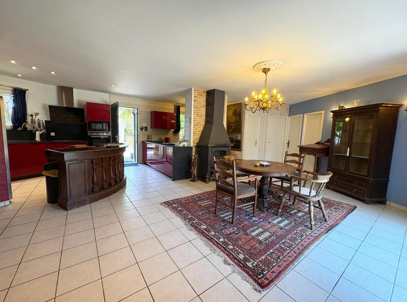 Maison - 170 m² - 8 pièces