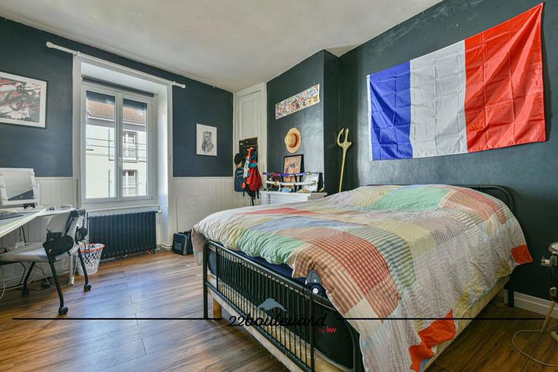 Maison - 230 m² - 8 pièces