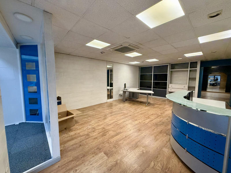 Local commercial - 111 m²