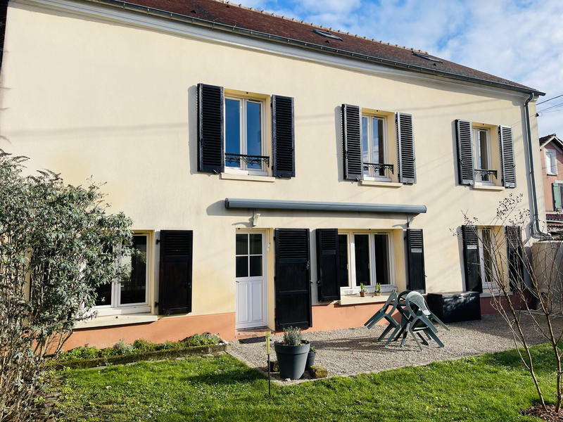 Maison - 175 m² - 8 pièces