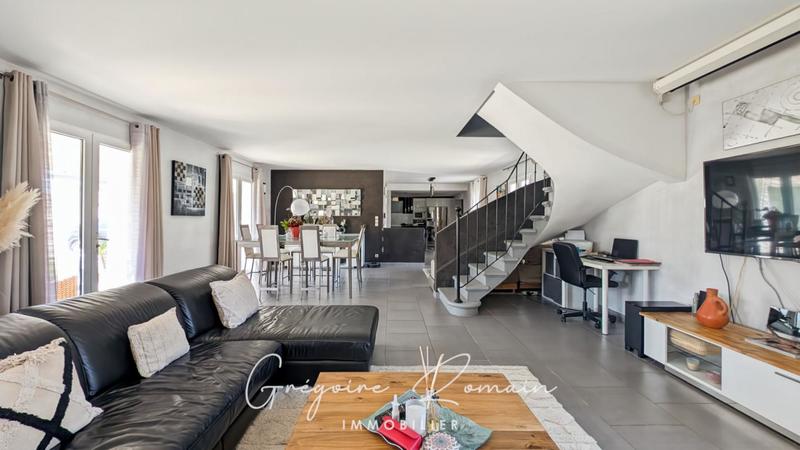 Maison - 190 m² - 5 pièces