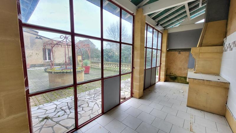 Maison - 330 m² - 13 pièces