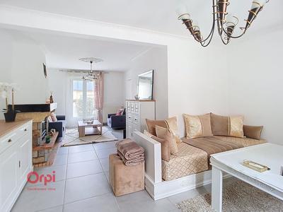 Maison - 131 m² - 6 pièces