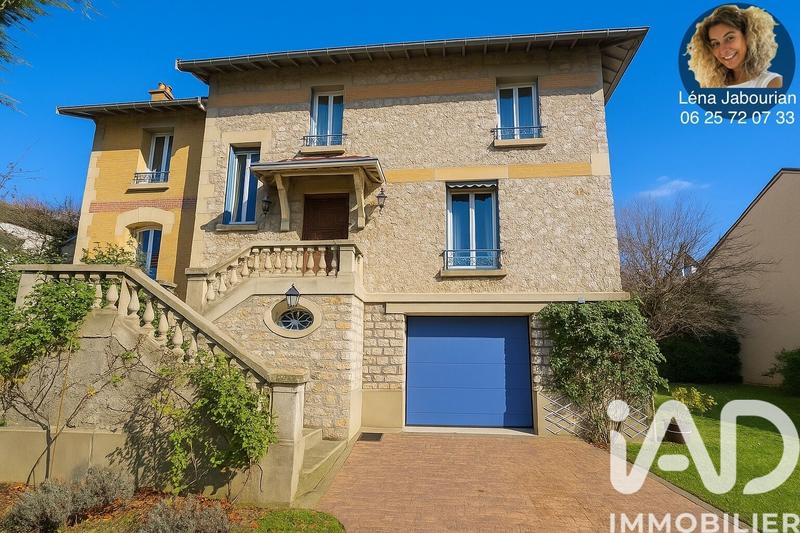 Maison - 262 m² - 9 pièces