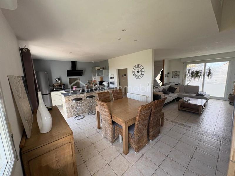 Maison traditionnelle - 183 m² - 7 pièces