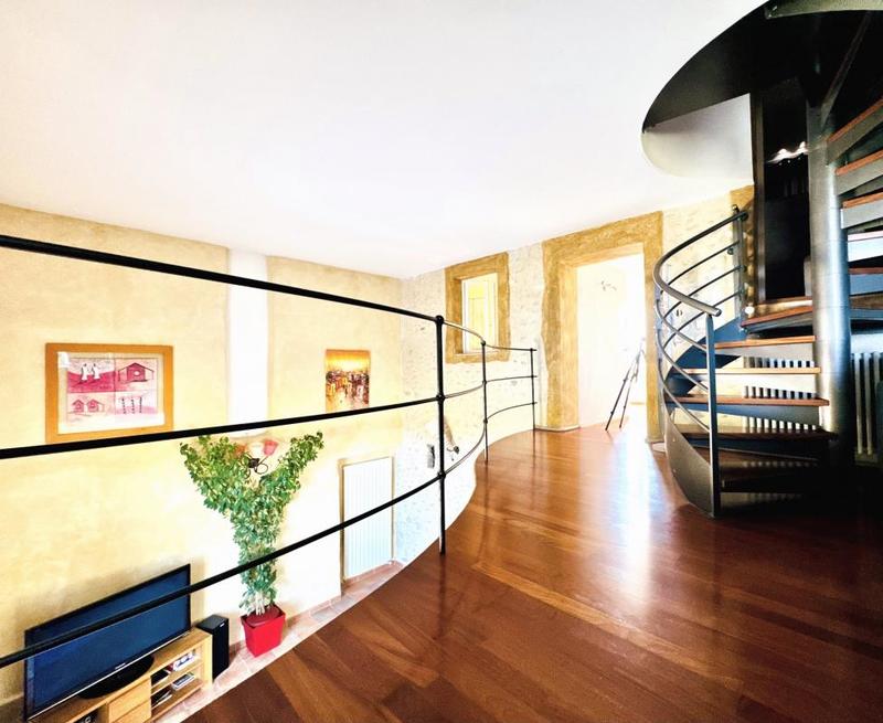 Mas - 225 m² - 5 pièces