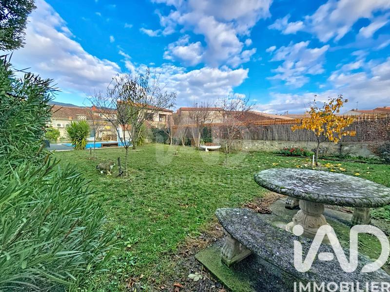 Maison - 250 m² - 8 pièces