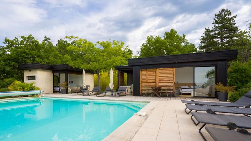 Propriété - 335 m² - 10 pièces