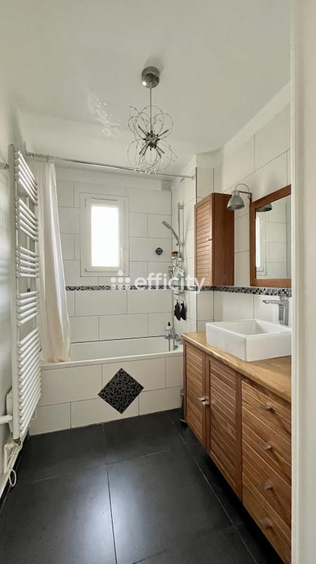 Appartement - 100 m² - 4 pièces