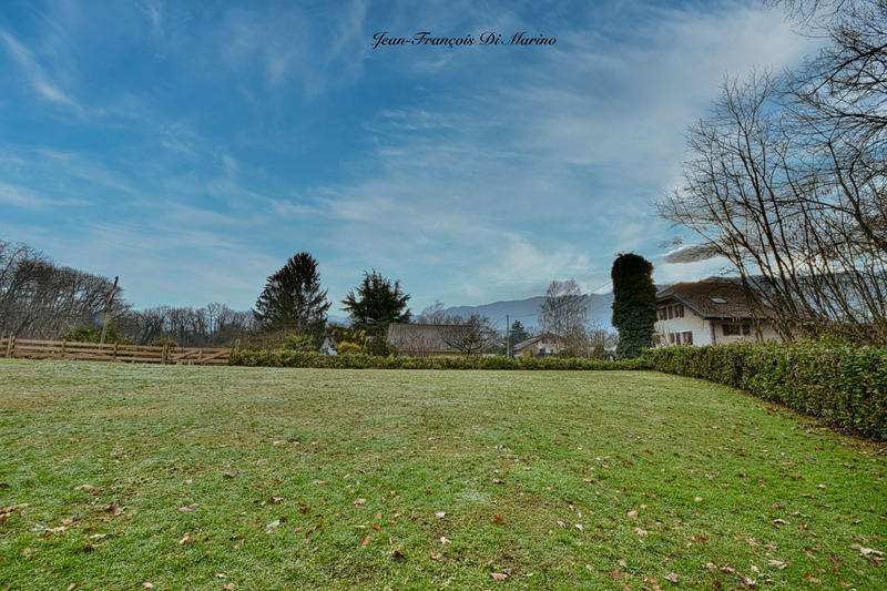 Terrain constructible - 920 m²