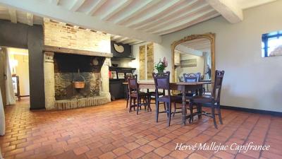 Maison - 212 m² - 10 pièces