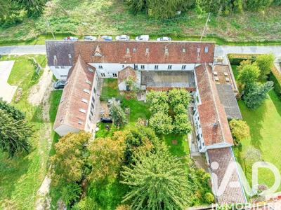 Maison - 1 160 m² - 59 pièces