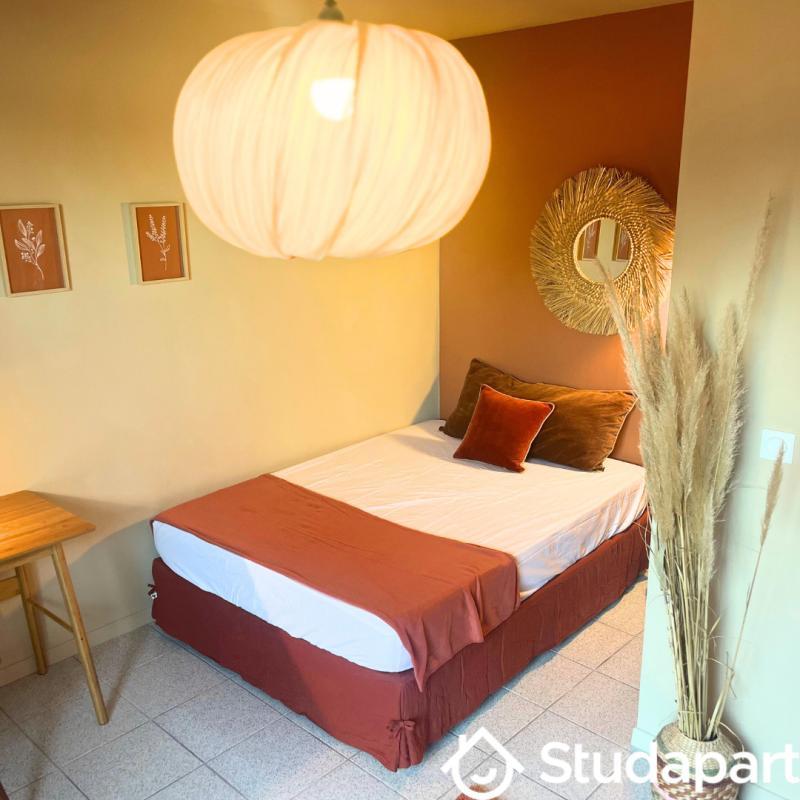 Chambre - 13 m² - 1 pièce