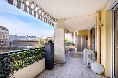 Appartement - 135 m² - 6 pièces