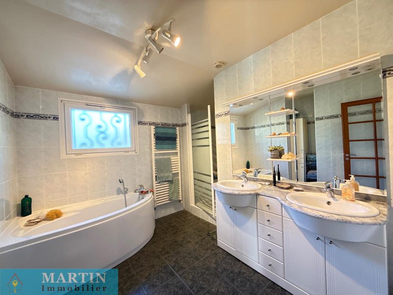 Villa - 191 m² - 7 pièces