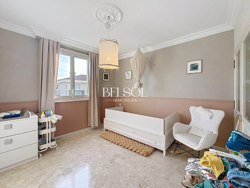 Appartement - 100 m² - 4 pièces