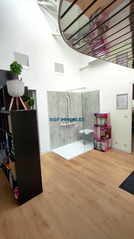 Local commercial - 96 m² - 3 pièces