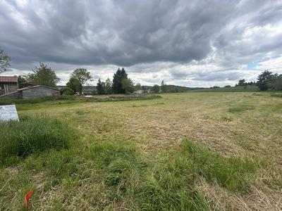 Terrain constructible - 2 393 m²