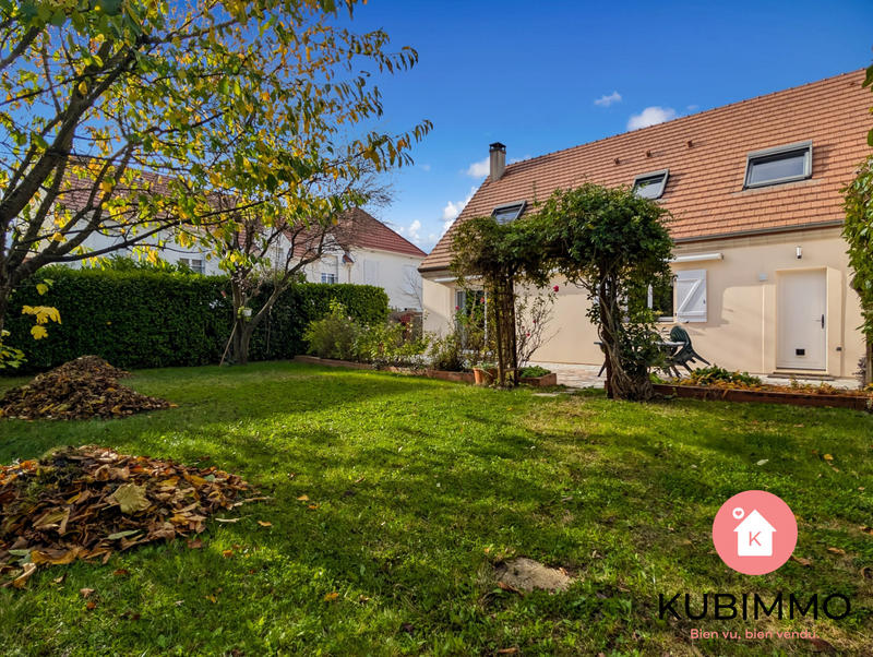 Maison traditionnelle - 121 m² - 6 pièces