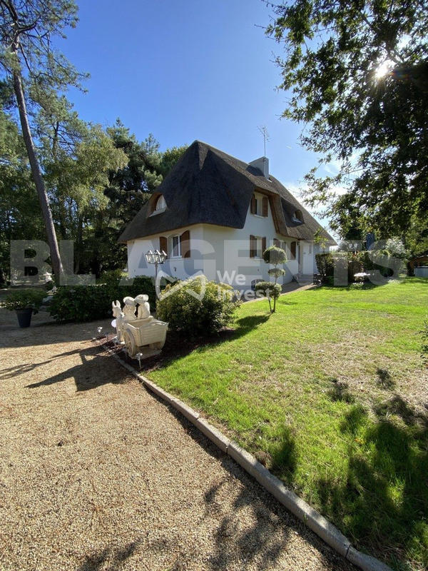 Maison - 203 m² - 7 pièces