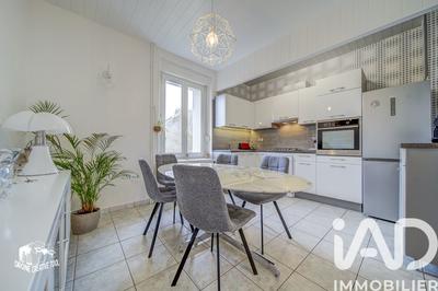 Maison - 80 m² - 5 pièces