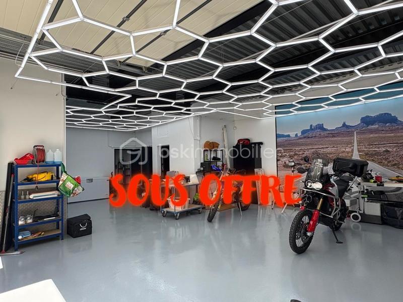 Local d'activité / Entrepôt - 93 m² - 2 pièces