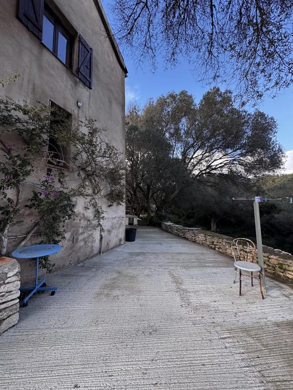 Maison - 274 m² - 10 pièces