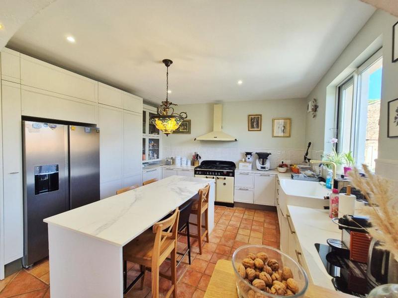 Maison - 405 m² - 15 pièces