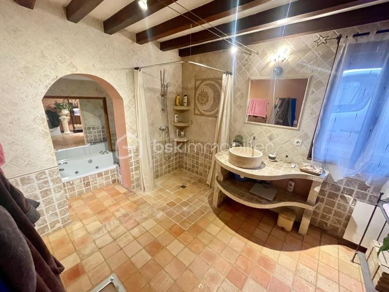 Maison - 184 m² - 7 pièces