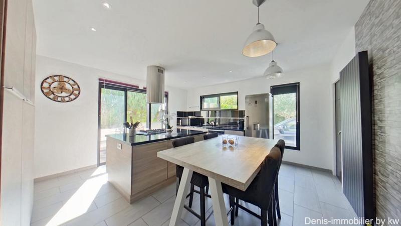 Villa - 151 m² - 6 pièces