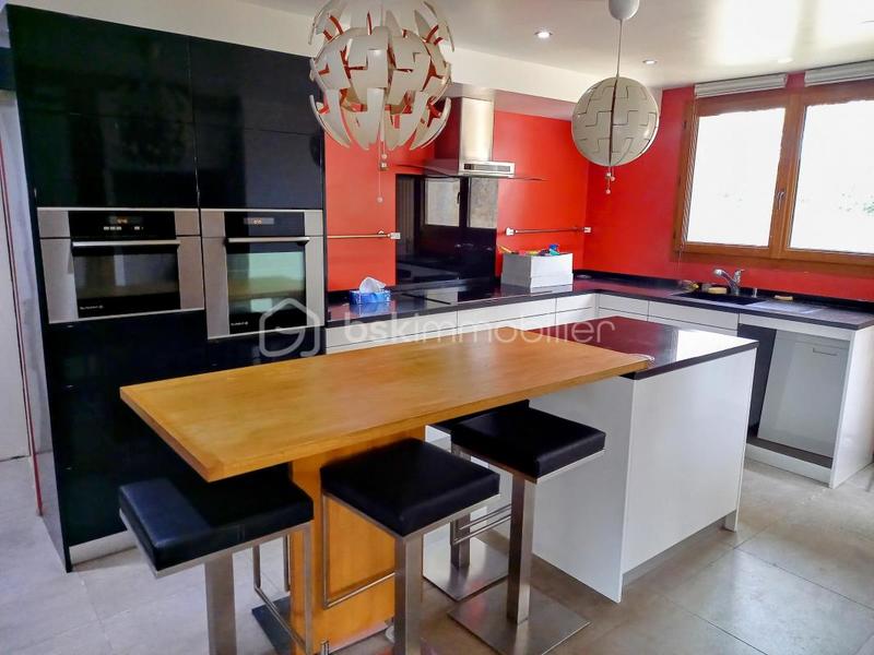 Maison de village - 274 m² - 8 pièces