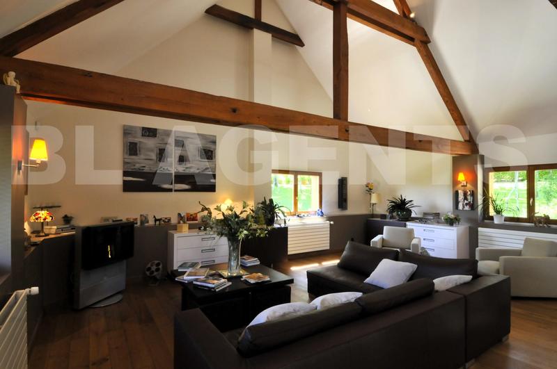 Maison - 344 m² - 8 pièces